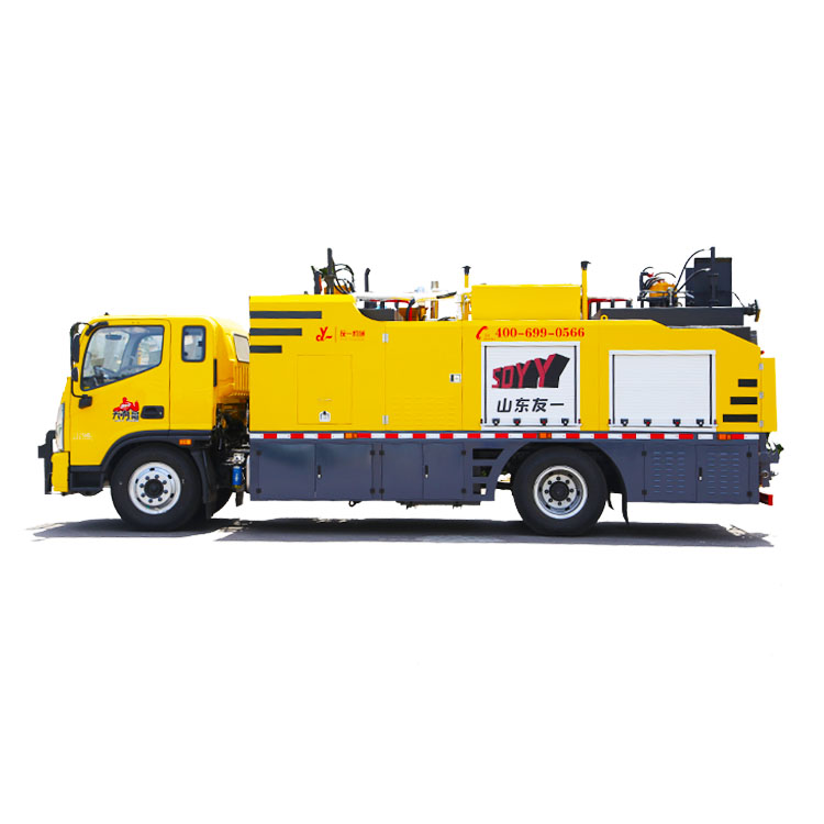 道路綜合養(yǎng)護(hù)車(chē)
